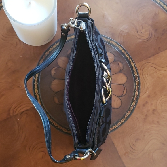 Coach mini zip wristlet/purse in signature canvas - Picture 7 of 9